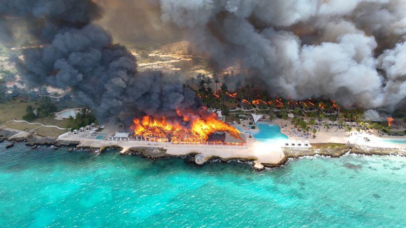 2026-06-20t014945z-711668648-rc2dxla4fkw2-rtrmadp-3-dominican-republic-fire