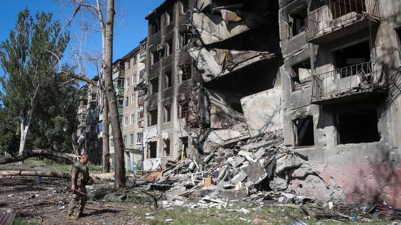 2026-06-22t154320z-1351971273-rc2xylagz63o-rtrmadp-3-ukraine-crisis-donetsk-region-evacuation