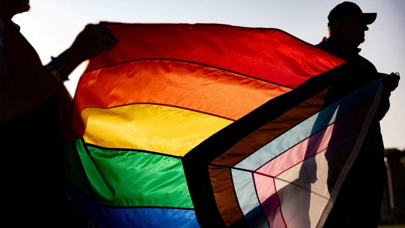 c-2023-06-24t103143z-991072082-rc2na1apdnwz-rtrmadp-3-usa-lgbt-school-boards-1